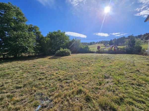 ST BONNET LE COURREAU - MAISON AVEC JARDIN