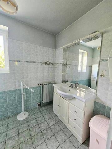 ST BONNET LE COURREAU - MAISON AVEC JARDIN