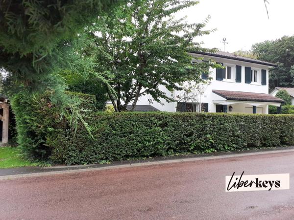 Maison familiale, 7 pièces à Longpont sur Orge  (Lotissement du Pré Fleury)