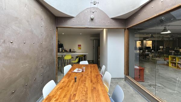 Boulogne-Billancourt (92100) À LOUER – BUREAUX ATYPIQUE 316 m² – STYLE INDUSTRIEL – MÉTRO BILLANCOURT (LIGNE 9)