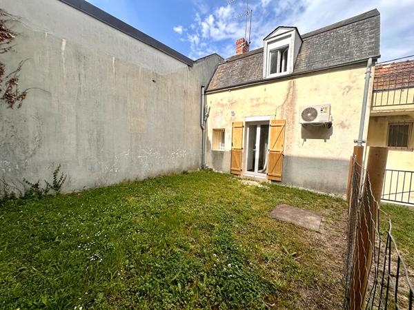 T1 meublé rénové avec extérieur