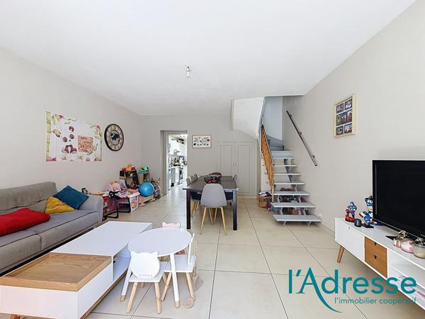 Maison de ville à vendre Ernée centre-ville 76 m², terrasse