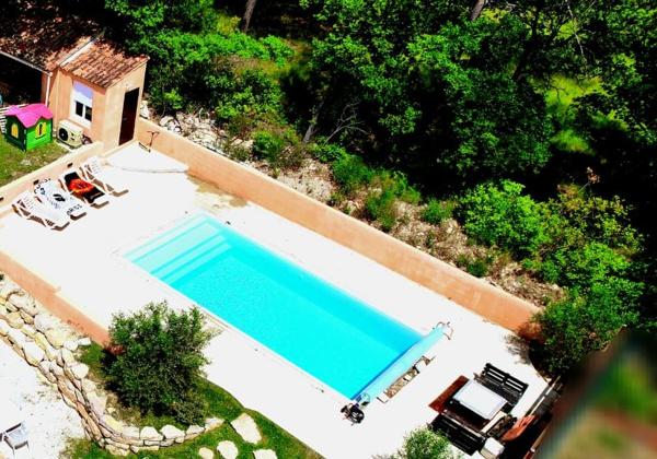 Villa T5 de 120 m2 avec garage et piscine sur terrain 841m² - GAREOULT