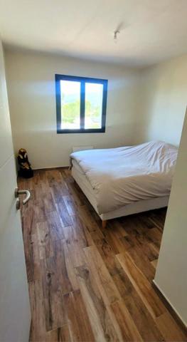 Villa T5 de 120 m2 avec garage et piscine sur terrain 841m² - GAREOULT