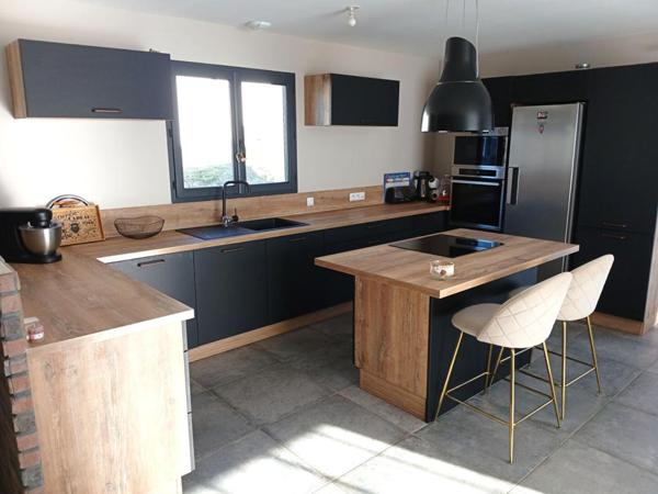 Villa T5 de 120 m2 avec garage et piscine sur terrain 841m² - GAREOULT