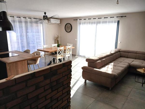 Villa T5 de 120 m2 avec garage et piscine sur terrain 841m² - GAREOULT