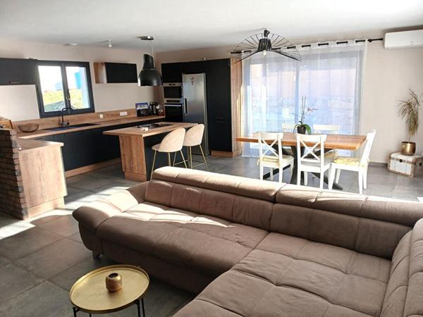 Villa T5 de 120 m2 avec garage et piscine sur terrain 841m² - GAREOULT