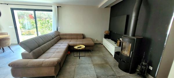 Villa T5 de 120 m2 avec garage et piscine sur terrain 841m² - GAREOULT