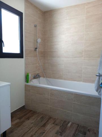 Villa T5 de 120 m2 avec garage et piscine sur terrain 841m² - GAREOULT