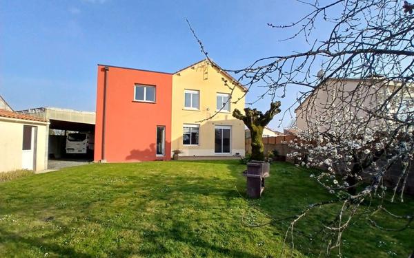 Maison à vendre    6 pièces •  Les Landes-Genusson