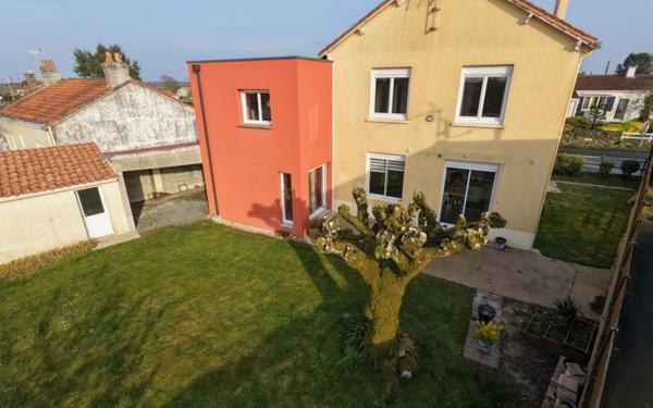 Maison à vendre    6 pièces •  Les Landes-Genusson