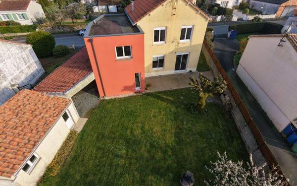 Maison à vendre    6 pièces •  Les Landes-Genusson