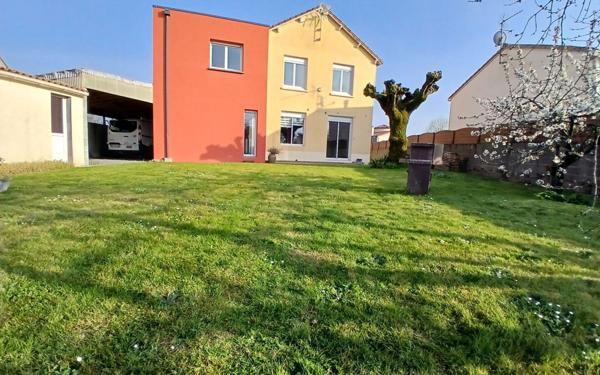 Maison à vendre    6 pièces •  Les Landes-Genusson