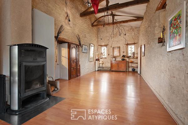 En pleine nature, propriété de caractère avec trois habitations et piscine