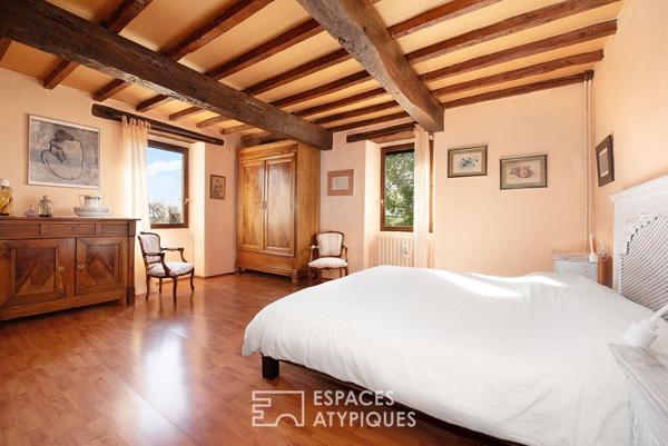 En pleine nature, propriété de caractère avec trois habitations et piscine