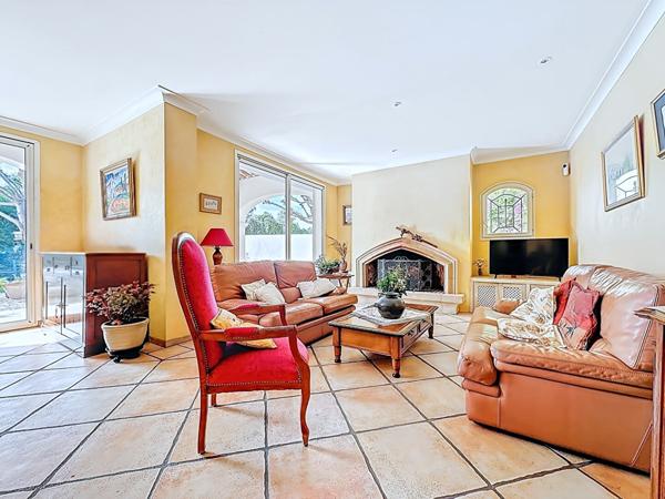 En exclusivité : Maison T4 à vendre à Marseille  13ème - Saint-Mitre calme beaux volumes