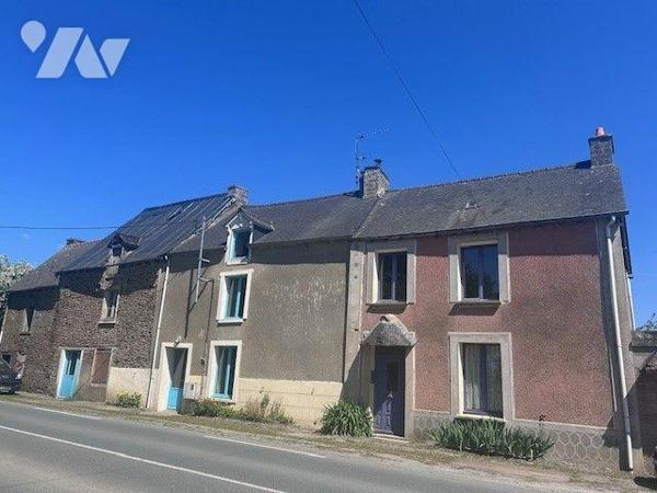 A EVRAN à découvrir grande maison  proche des commodités comprenant : 
 -Au rez-de-chaussée : ...