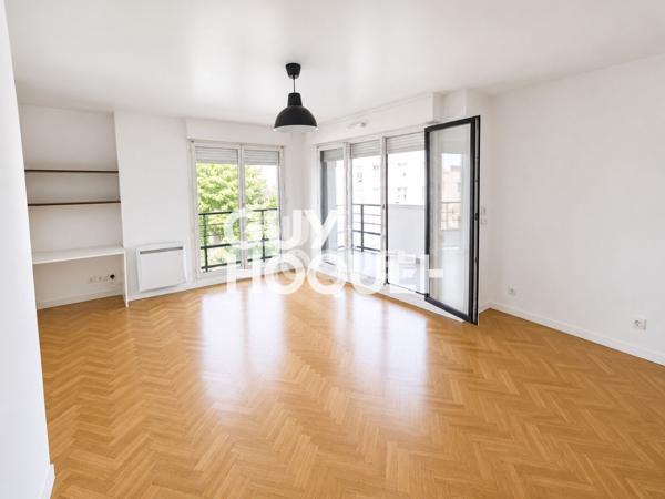 Beau grand 2 pièces récent avec balcon et parking