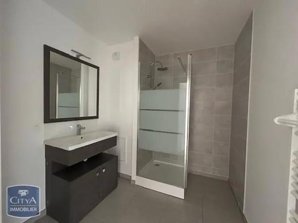 Appartement à louer 3 pièces 61.8m²