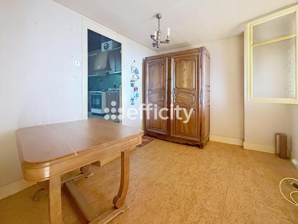 Maison
         7 pièces
        - 146 m² 65 000 € *