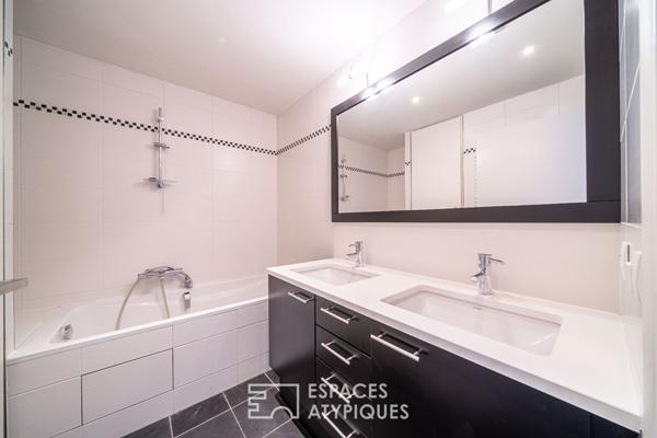 Dernier étage contemporain avec terrasses