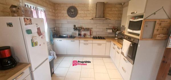 Maison de plain-pied 102 m² - 5 pièces - 4 chambres - dépendances - terrain 1630 m²