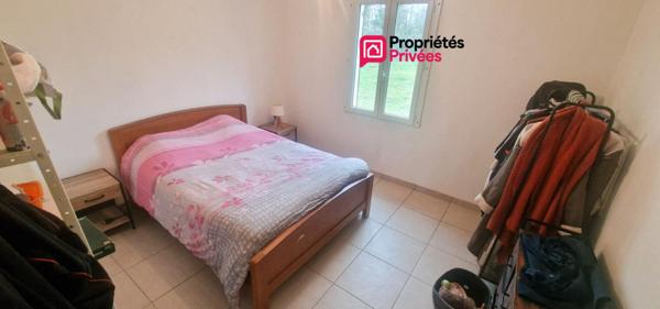 Maison de plain-pied 102 m² - 5 pièces - 4 chambres - dépendances - terrain 1630 m²