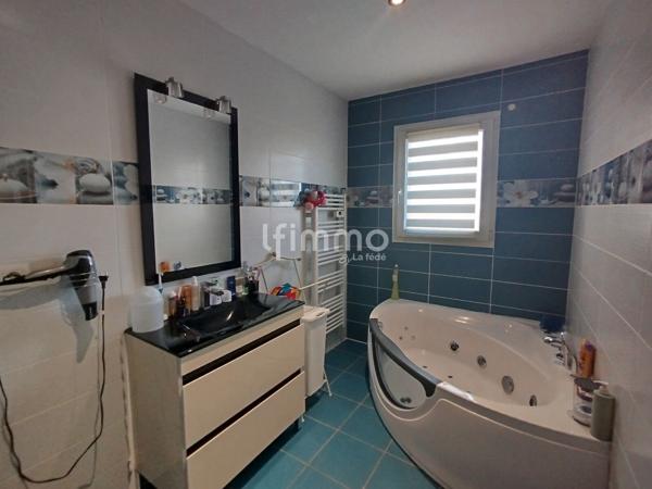Maison 3 faces - 130 m2 - 5 chambres - Theza