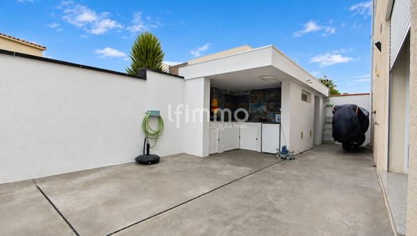 Maison 3 faces - 130 m2 - 5 chambres - Theza