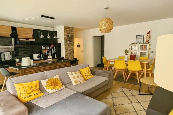 ***SAINT DENIS CORNILLON...T4 MODERNE....TRAVERSANT...RESIDENCE 2020...BALCON...PARKING ET JARDIN PARTAGE...IDEAL FAMILLE OU INVESTISSEMENT...GRAND PARIS***