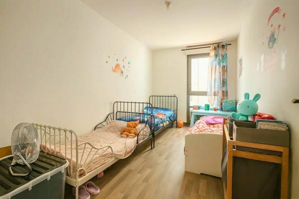 ***SAINT DENIS CORNILLON...T4 MODERNE....TRAVERSANT...RESIDENCE 2020...BALCON...PARKING ET JARDIN PARTAGE...IDEAL FAMILLE OU INVESTISSEMENT...GRAND PARIS***