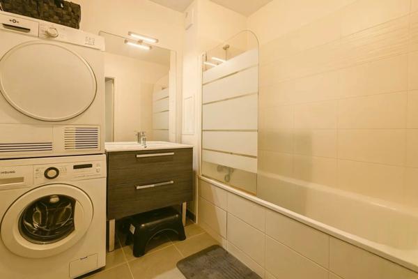 ***SAINT DENIS CORNILLON...T4 MODERNE....TRAVERSANT...RESIDENCE 2020...BALCON...PARKING ET JARDIN PARTAGE...IDEAL FAMILLE OU INVESTISSEMENT...GRAND PARIS***