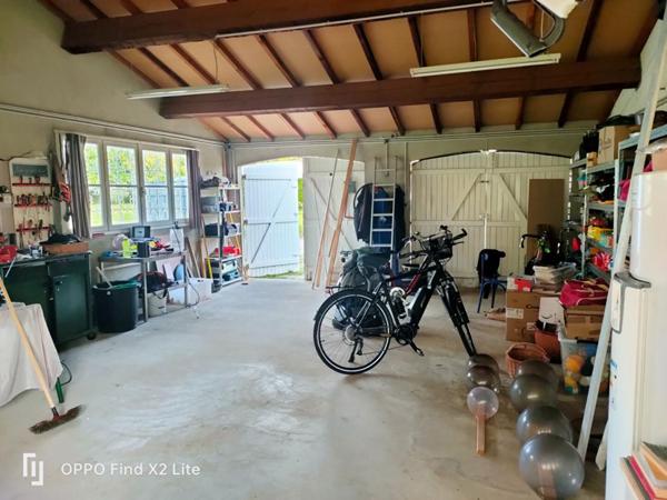 Maison Saint Jean D Angely 12 pièce(s) 210 m2