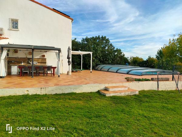 Maison Saint Jean D Angely 12 pièce(s) 210 m2