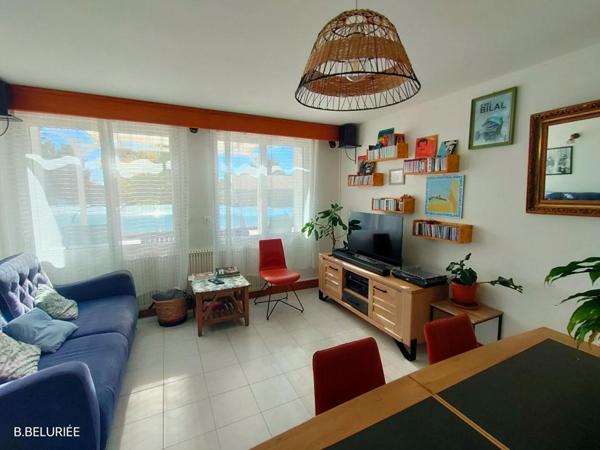 Maison Saint Jean D Angely 12 pièce(s) 210 m2