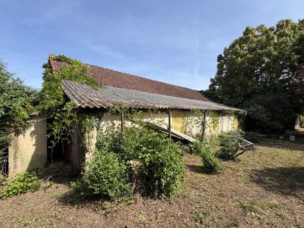 Maison ancienne - Saint-cyprien Ancien corps de ferme au cœur d’un petit hameau calme