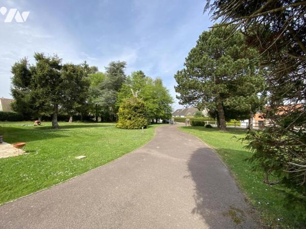DOUVRES LA DELIVRANDE - DANS UN ENVIRONNEMENT VERDOYANT ET CALME