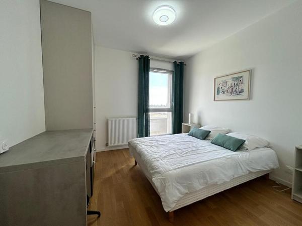 Appartement T3 de 97 m2 environ moderne vendu meublé au 6 eme et dernier étage avec une vue panoramique