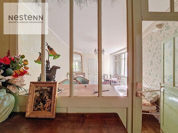 Unique à Orléans ! Place du Cloitre Saint Aignan, maison de charme avec cour