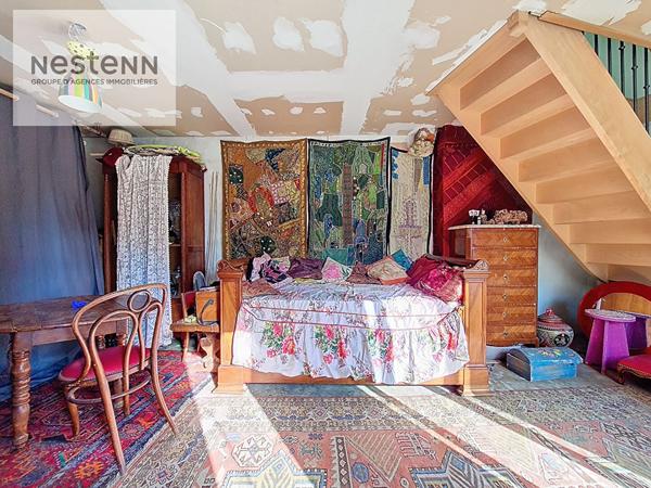 Unique à Orléans ! Place du Cloitre Saint Aignan, maison de charme avec cour