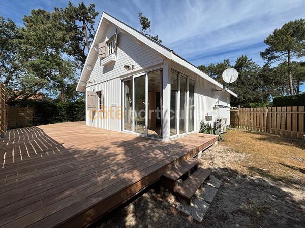 Vente
                Maison64 m² - 3 Pièces -
                    SOULAC SUR MER (33780)