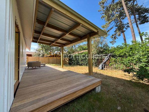 Vente
                Maison64 m² - 3 Pièces -
                    SOULAC SUR MER (33780)