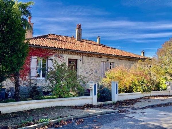 MAISON RENOVEE SUR 3 NIVEAUX AVEC GARAGE ET JARDIN