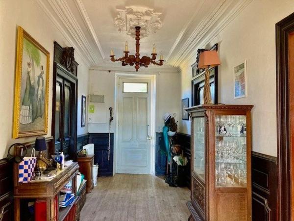 MAISON RENOVEE SUR 3 NIVEAUX AVEC GARAGE ET JARDIN