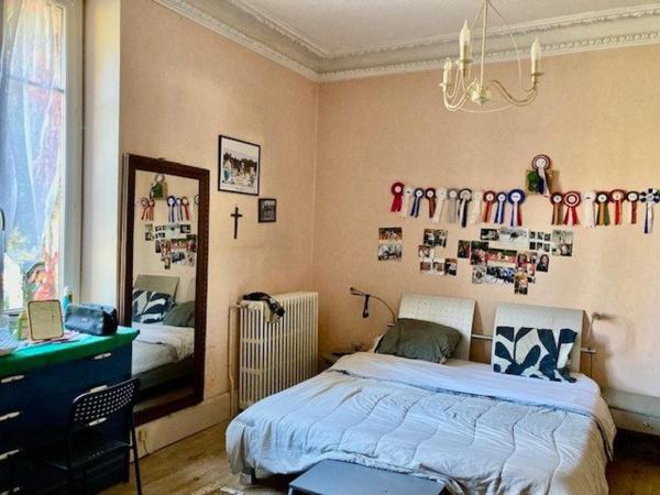 MAISON RENOVEE SUR 3 NIVEAUX AVEC GARAGE ET JARDIN