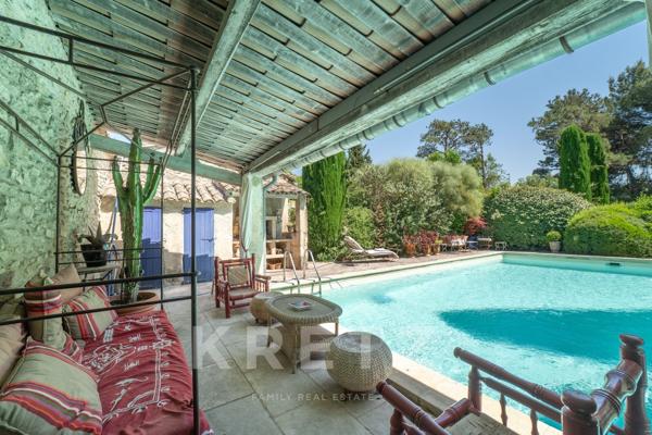 Mas provençal du XIXe siècle avec terrain constructible au cœur de Saint-Rémy-de-Provence