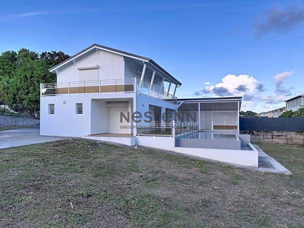 A VENDRE VILLA F4 NEUVE DE 144 M² AVEC PISCINE A PROVIDENCE AUX ABYMES