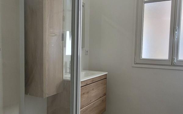 Appartement à louer    4 pièces • 73,40 m2 Paris 15