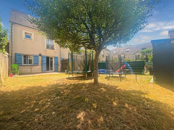 Maison Savigny Le Temple bourg