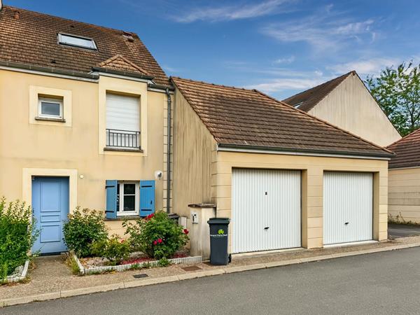 Maison Savigny Le Temple bourg